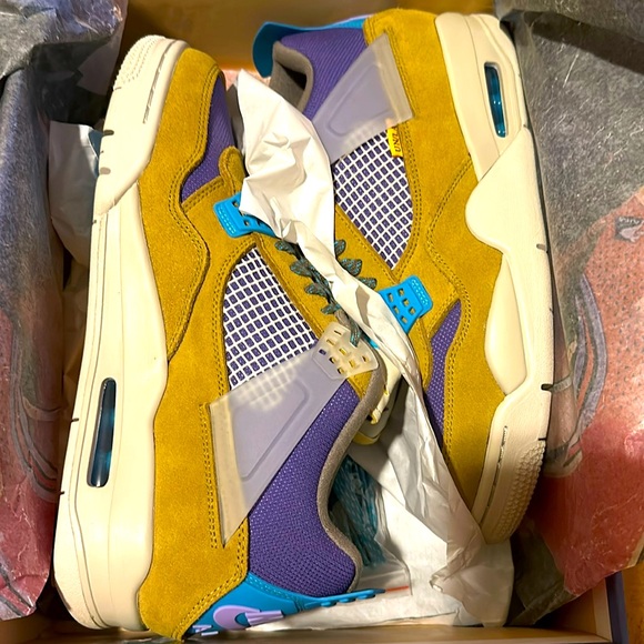 Jordan 4 Retro Moss LA